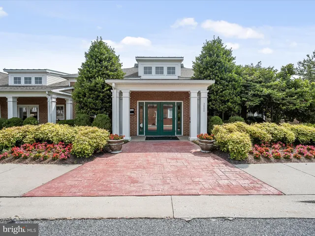 a view of a tennis court