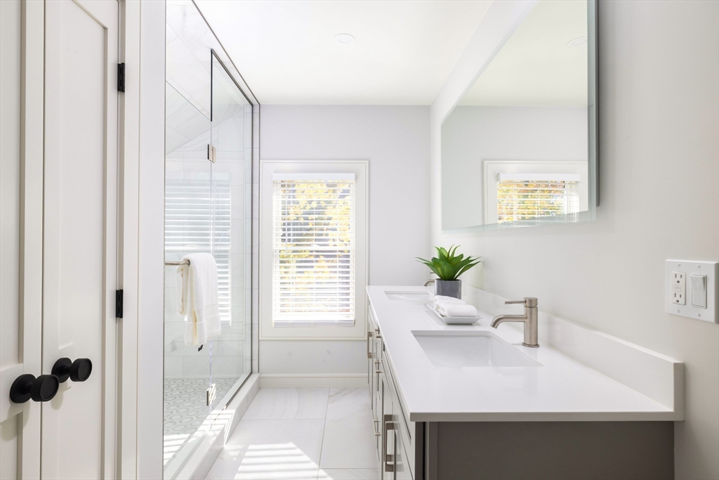 757 Washington Street, Unit 2 PH Brookline, MA 02446 - Photo 14 of 18