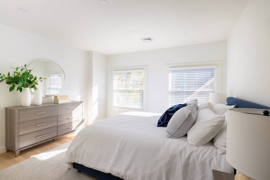 757 Washington Street, Unit 2 PH Brookline, MA 02446 - Photo 17 of 18