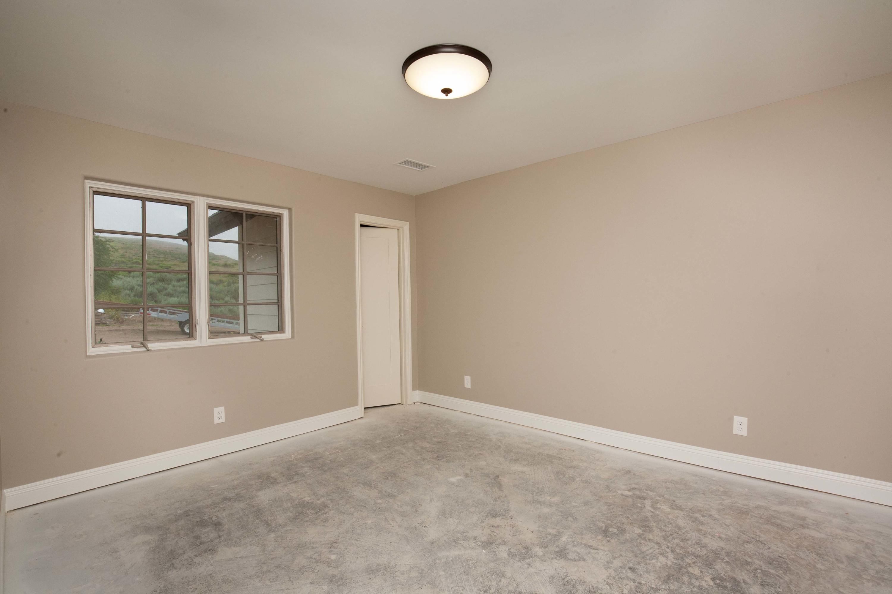 47383 Old Ridge Route Lake Hughes, CA 93532 - Photo 17 of 23 an empty room with a window