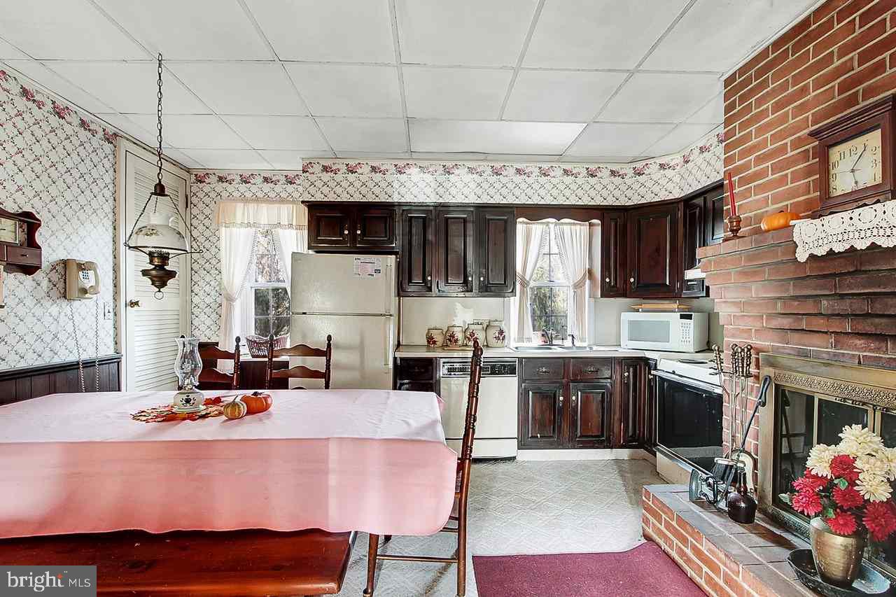 489 Sachs Road Gettysburg, PA 17325 - Photo 2 of 27 Gallery Image 2