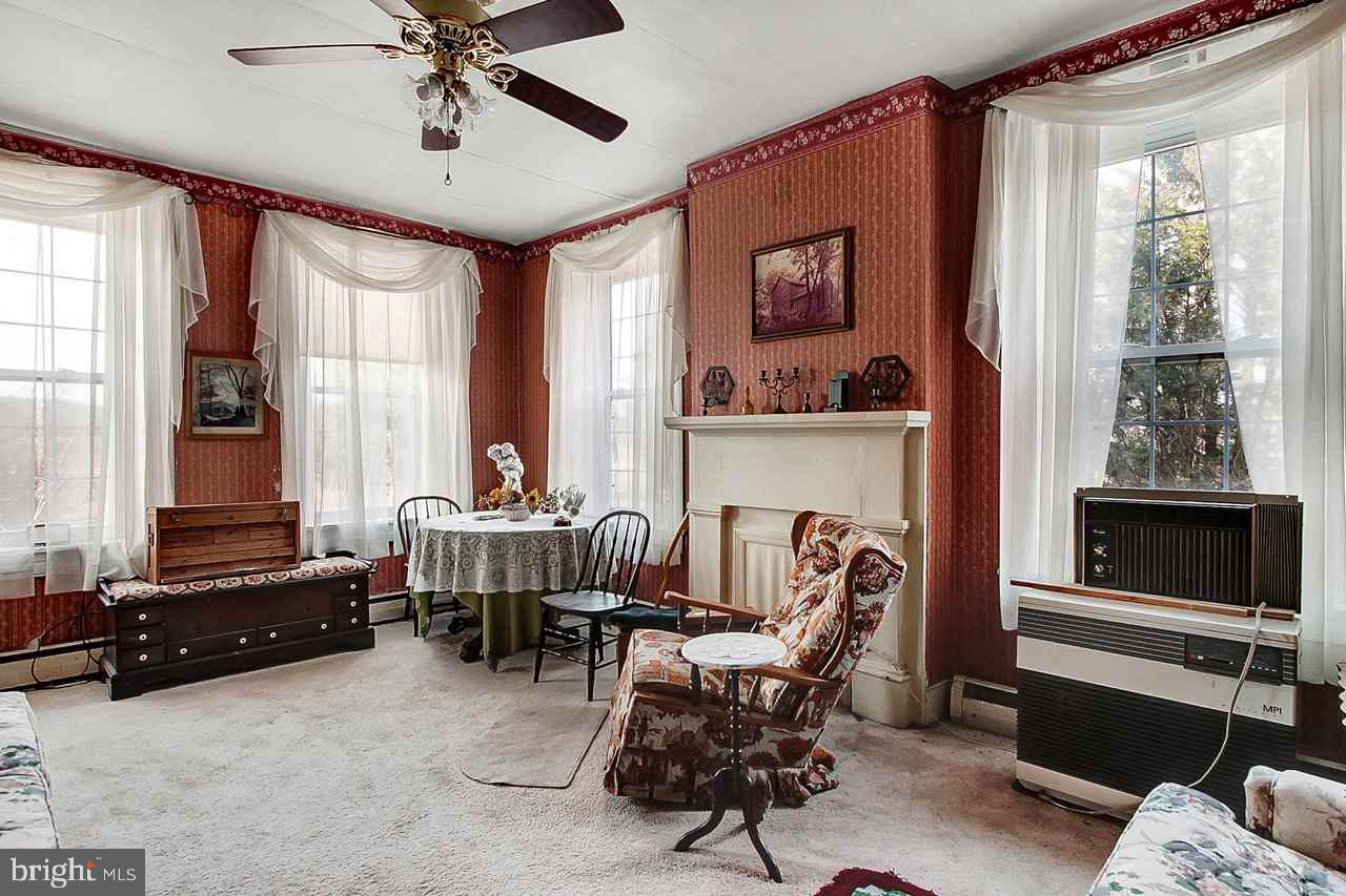 489 Sachs Road Gettysburg, PA 17325 - Photo 5 of 27 Gallery Image 5