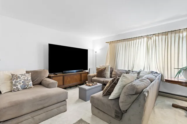 $239,900 | 5147 South Camelot Lane, Greenfield, WI 53221