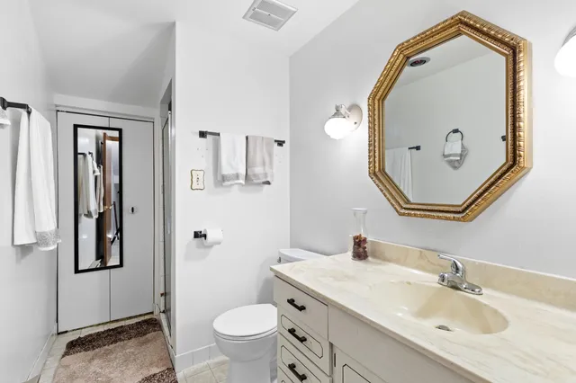 $239,900 | 5147 South Camelot Lane, Greenfield, WI 53221