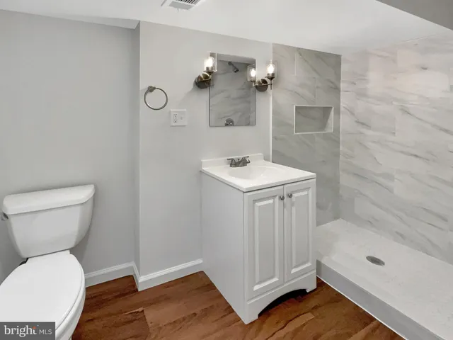 $680,000 | 1 Pembrooke View Court, Gaithersburg, MD 20877