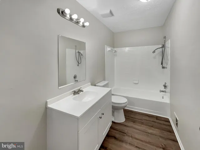 $680,000 | 1 Pembrooke View Court, Gaithersburg, MD 20877