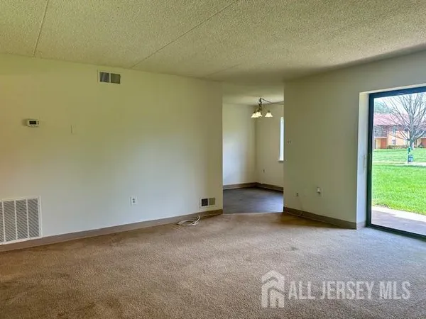 $2,299 | 356 Ridge Road, Unit F03, Dayton, NJ 08810