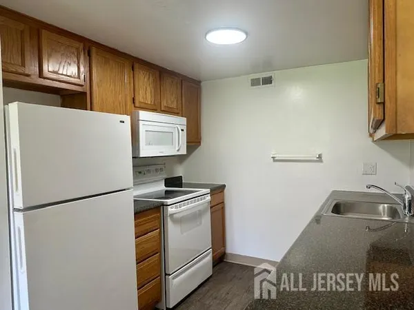 $2,299 | 356 Ridge Road, Unit F03, Dayton, NJ 08810