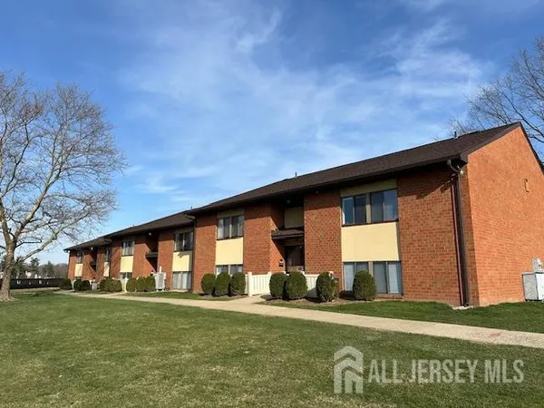 $2,299 | 356 Ridge Road, Unit F03, Dayton, NJ 08810