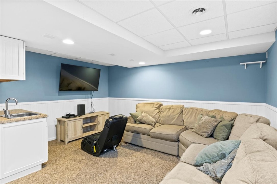 613 Brookstone Bend Webster, NY 14580 - Photo 33 of 45