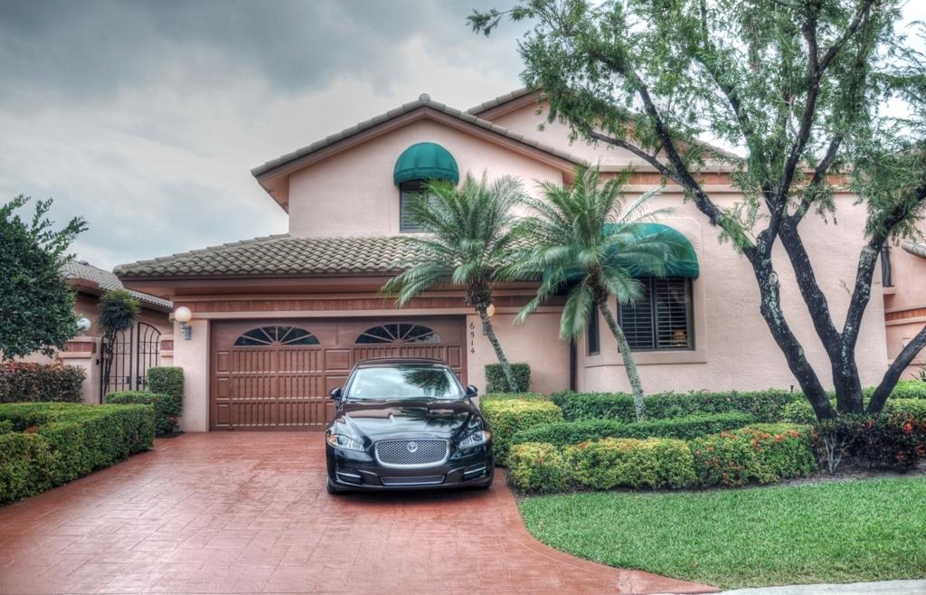 6514 Via Benita Boca Raton, FL 33433 - Photo 7 of 31 Front of house.