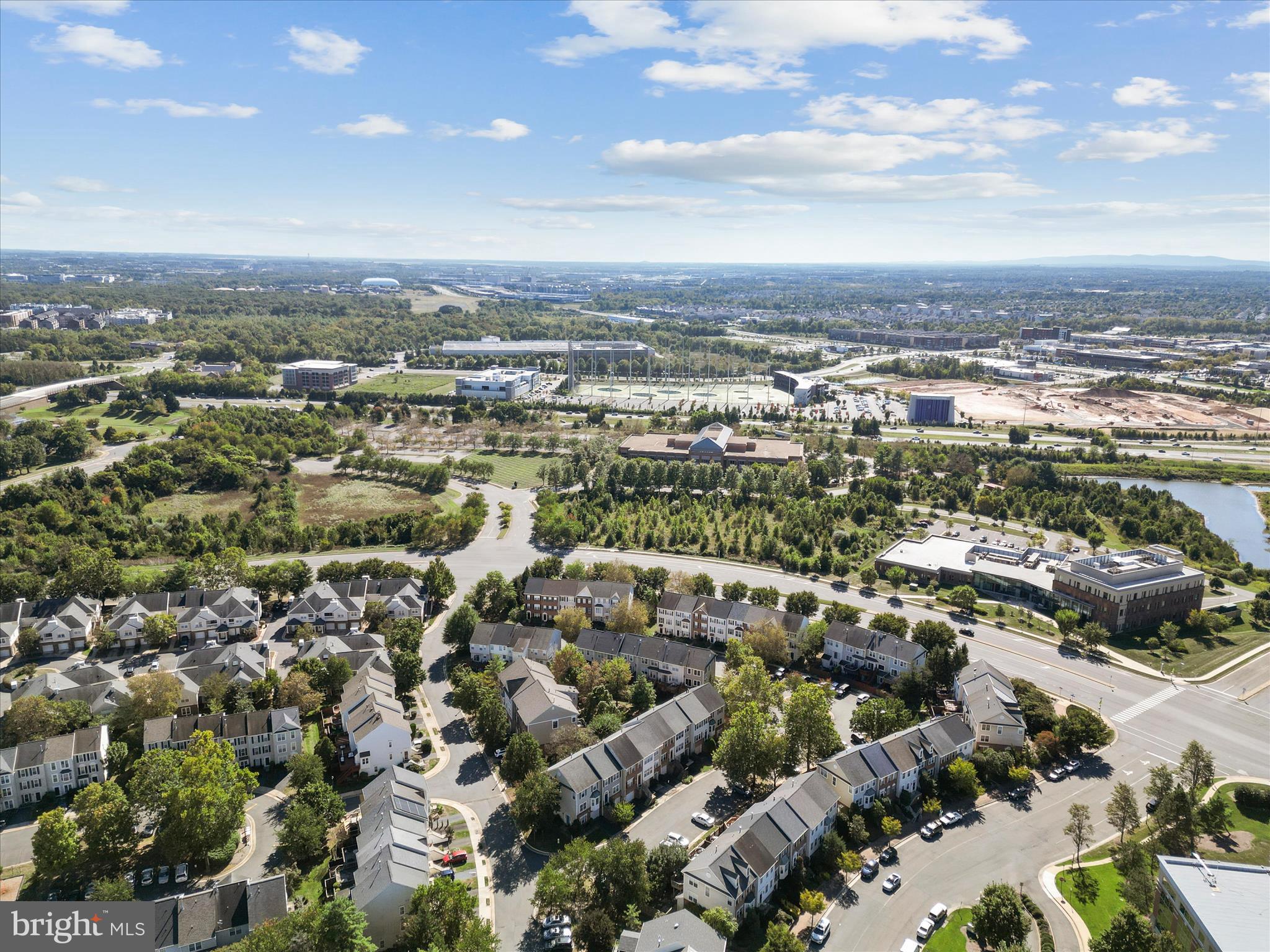 20198 Brookview Square Ashburn, VA 20147 - Photo 49 of 61 an aerial view of multiple house