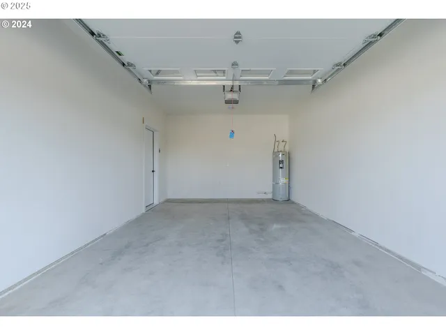 $375,000 | 735 Periander Way, Harrisburg, OR 97446