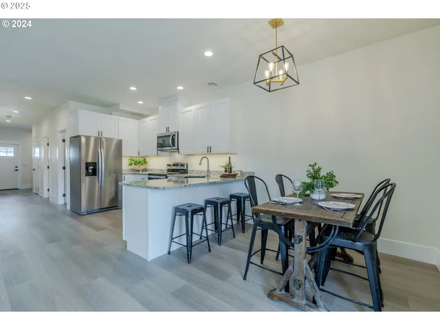 $375,000 | 735 Periander Way, Harrisburg, OR 97446