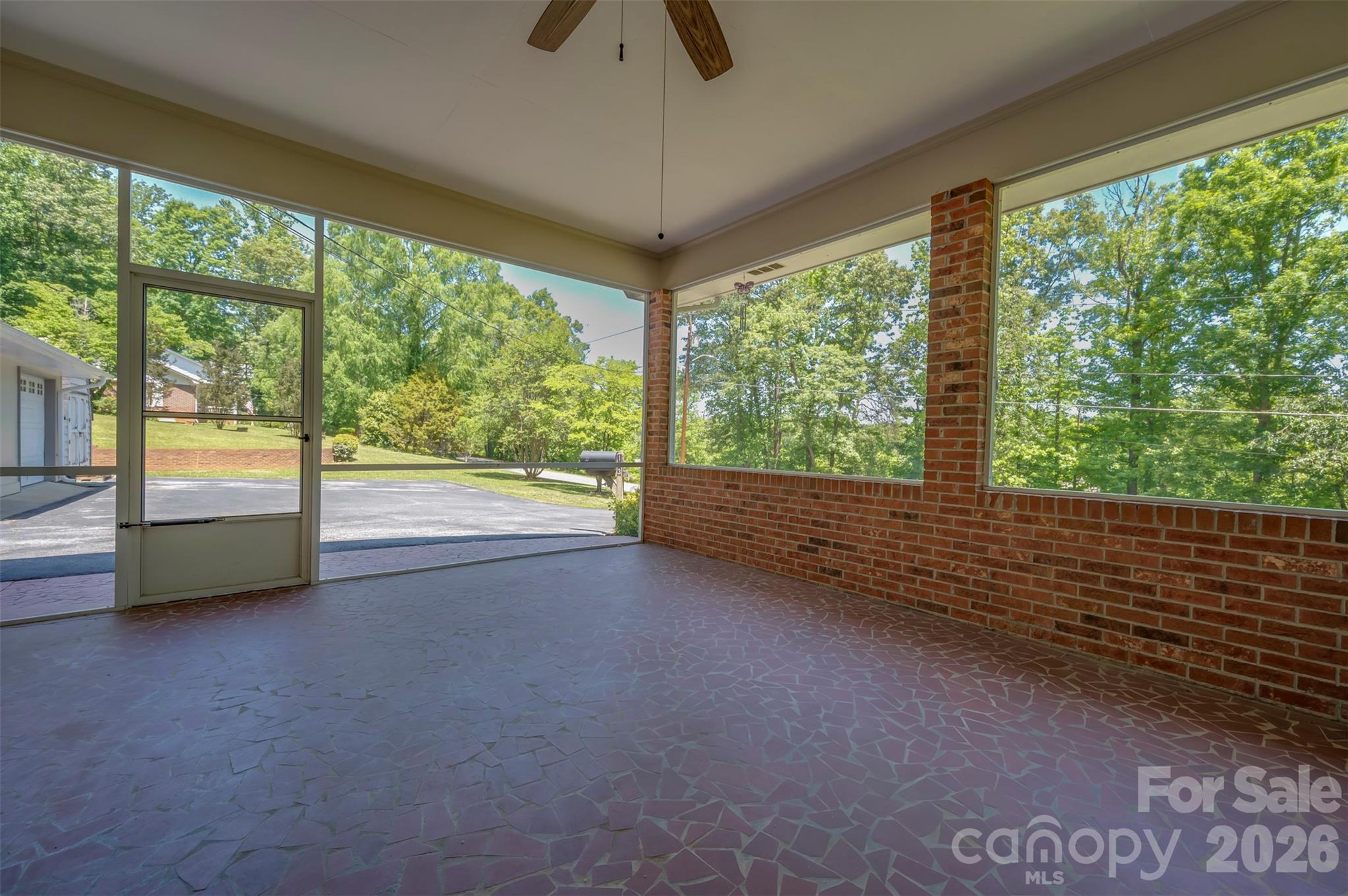 113 Chestnut Street Landrum, SC 29356 - Photo 5 of 41 Gallery Image 5