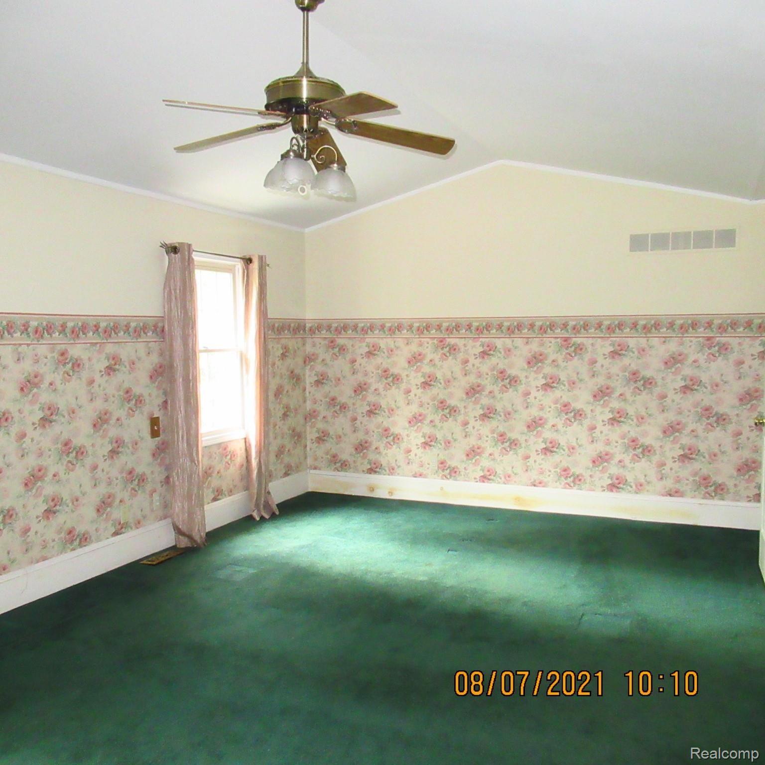27421 Bell Road New Boston, MI 48164 - Photo 19 of 40 IMG_7898.JPG