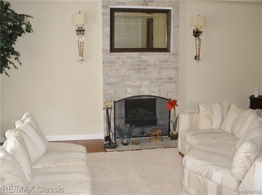 849 Briar Court Rochester Hills, MI 48309 - Photo 4 of 27