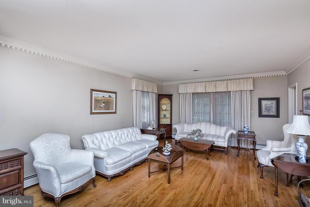 1233 Singerly Road Elkton, MD 21921 - Photo 16 of 30 Living Room