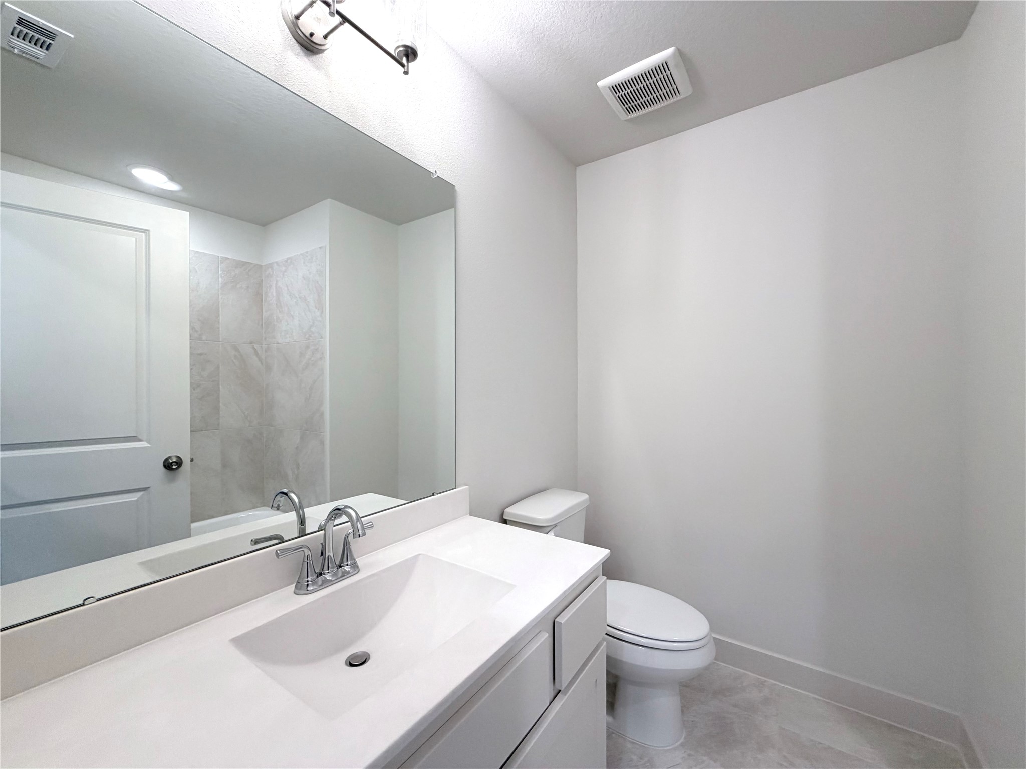 31174 Riley Hts Drive Fulshear, TX 77441 - Photo 28 of 38 Full bath in ensuite bedroom