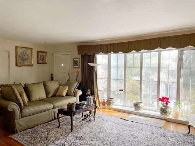 $569,000 | 35 Lincoln Place, White Plains, NY 10603