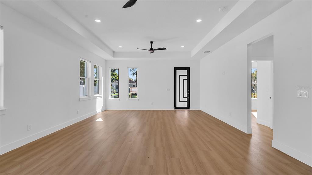 2701 35th Avenue North St. Petersburg, FL 33713 - Photo 6 of 38