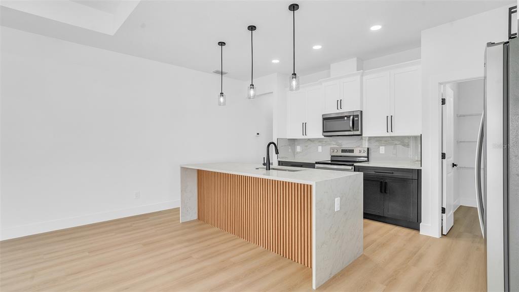 2701 35th Avenue North St. Petersburg, FL 33713 - Photo 8 of 38