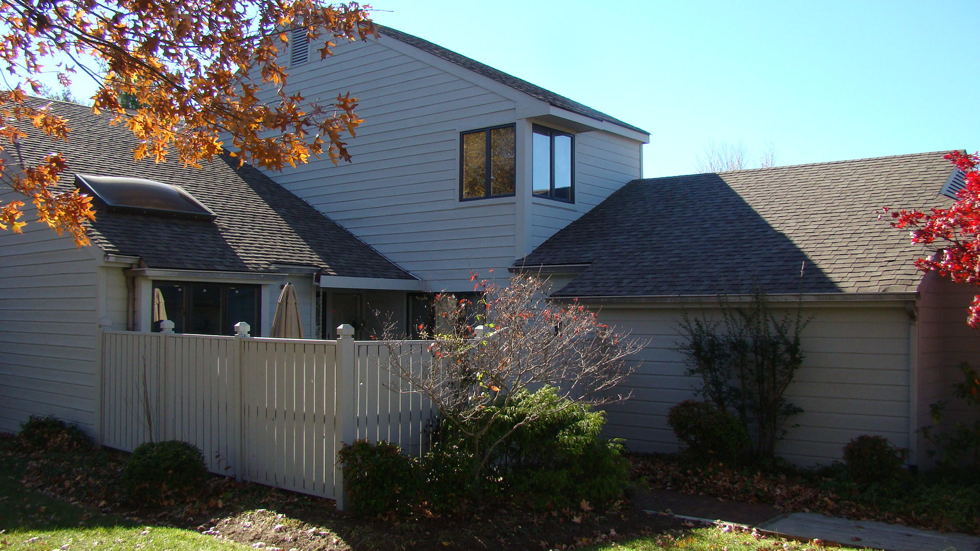 2529 South Clearing Road Salem, VA 24153 - Photo 2 of 34 Courtyard View