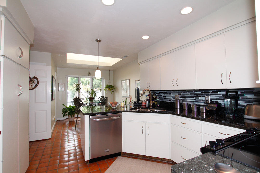 2529 South Clearing Road Salem, VA 24153 - Photo 9 of 34 Kitchen