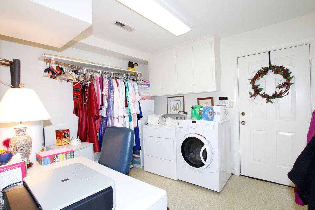 2529 South Clearing Road Salem, VA 24153 - Photo 12 of 34 Laundry Room