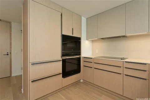 $960,000 | 333 Ward Avenue, Unit 1607, Honolulu, HI 96814