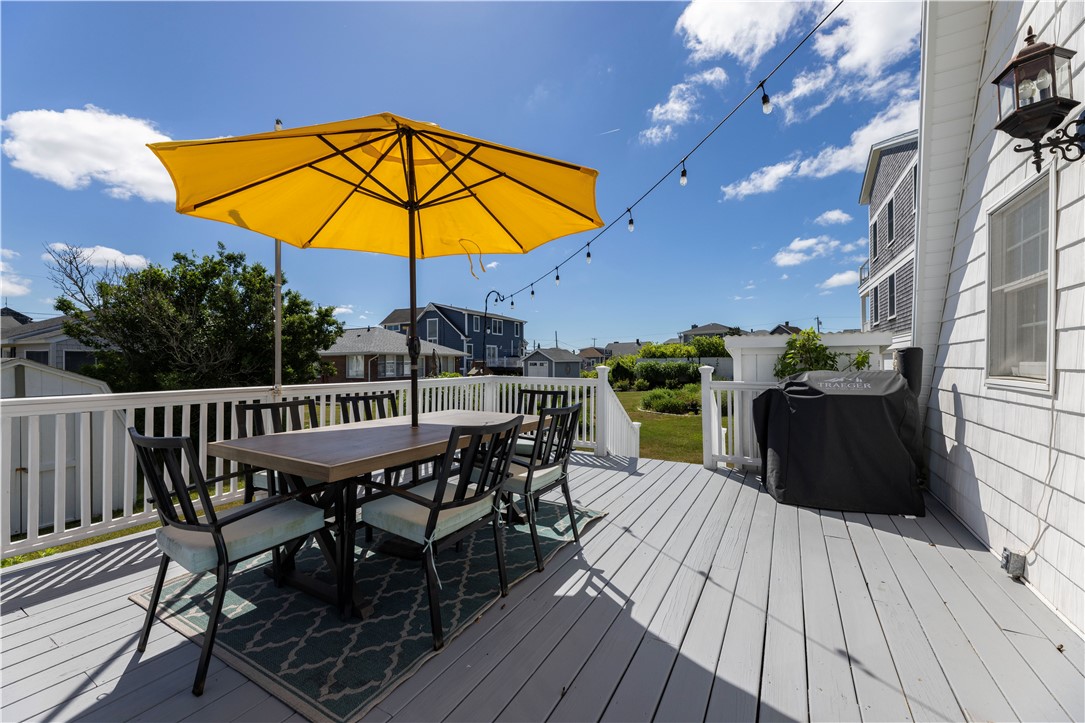 11 Collins Avenue Westerly, RI 02891 - Photo 28 of 43