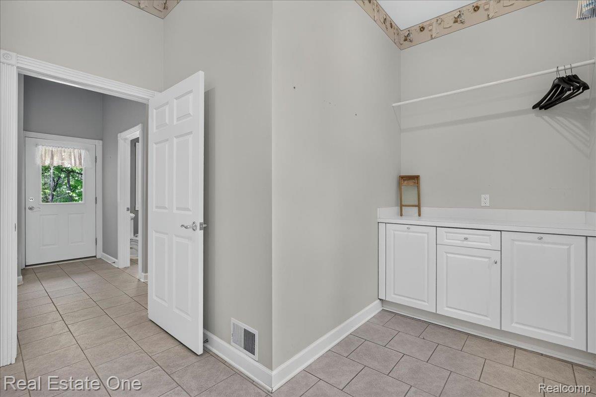 425 Courtney Road Leonard, MI 48367 - Photo 32 of 89 032-2026.06.18_SFodor_Courtney_202.jpg