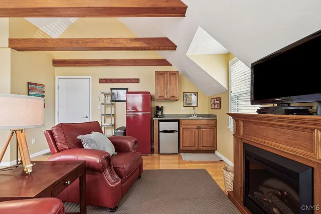 $1,800 | 39 Jordan Street, Unit B, Skaneateles, NY 13152