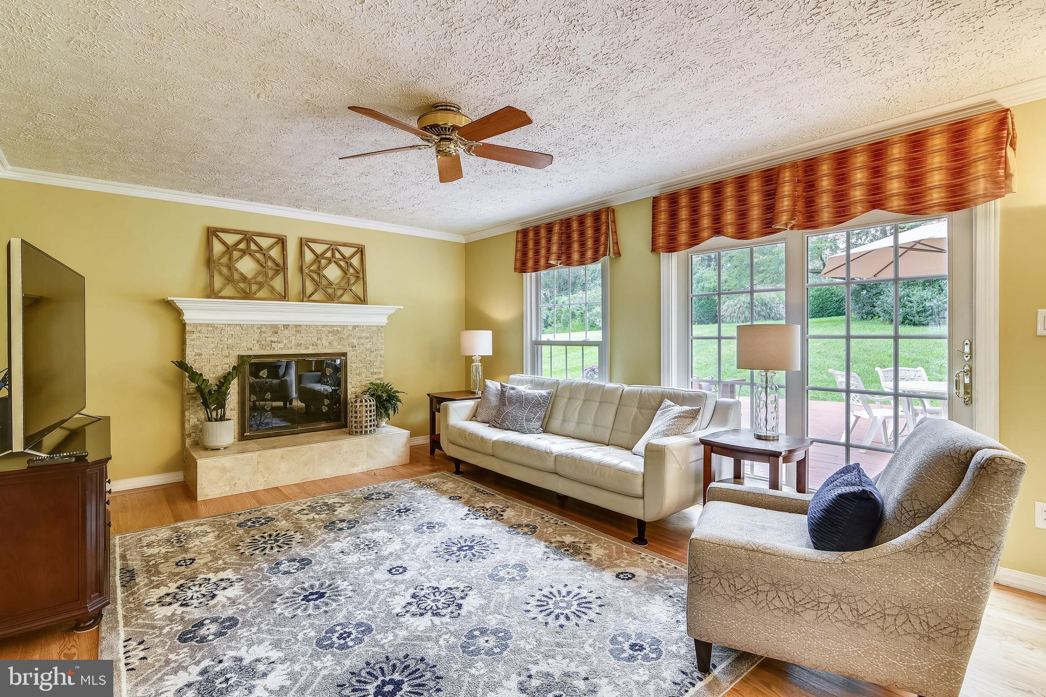 11628 Quail Ridge Court Reston, VA 20194 - Photo 11 of 30 Family Room w/ French Doors to Deck