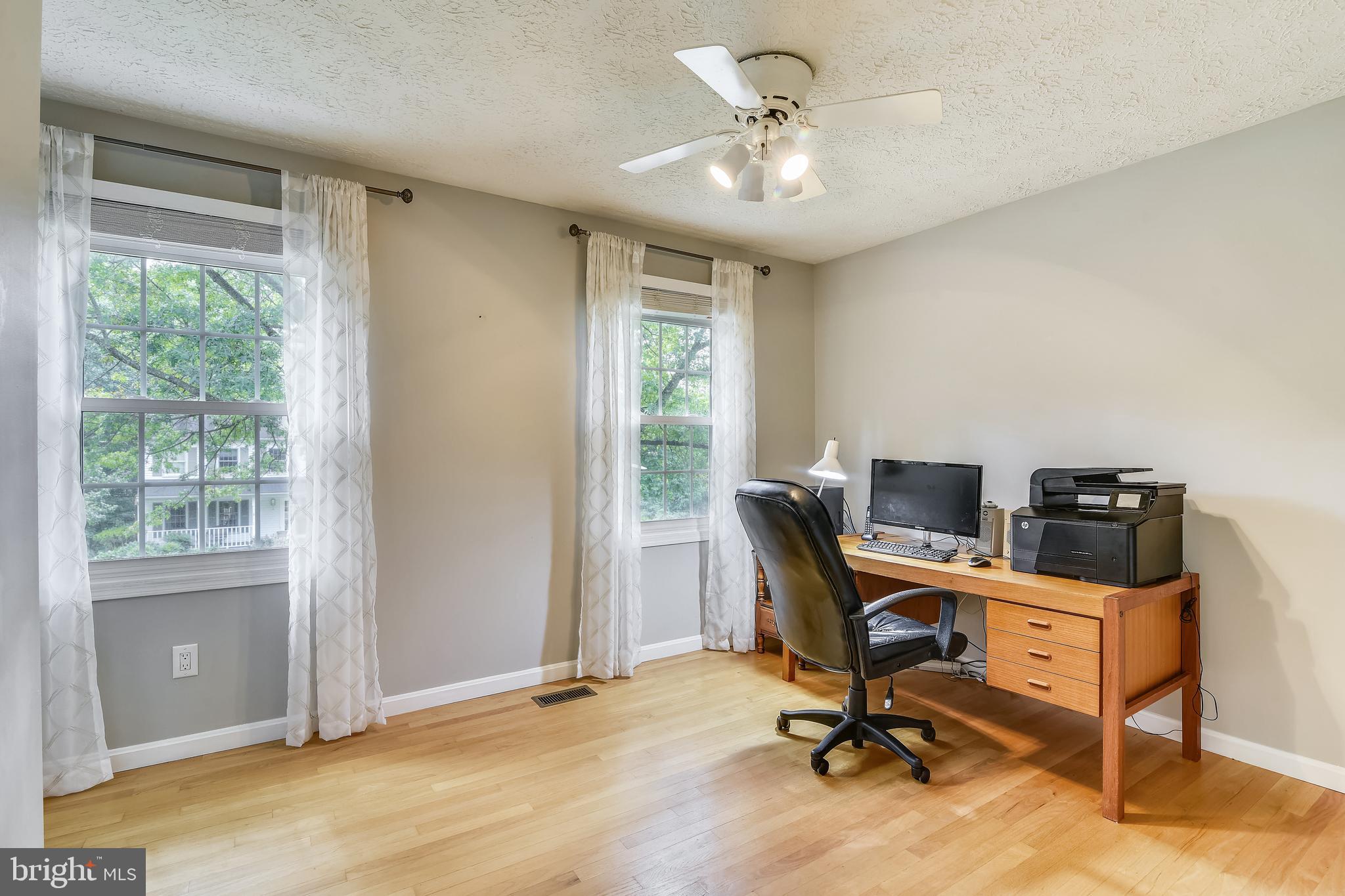 11628 Quail Ridge Court Reston, VA 20194 - Photo 20 of 30 Upper level Bedroom 5