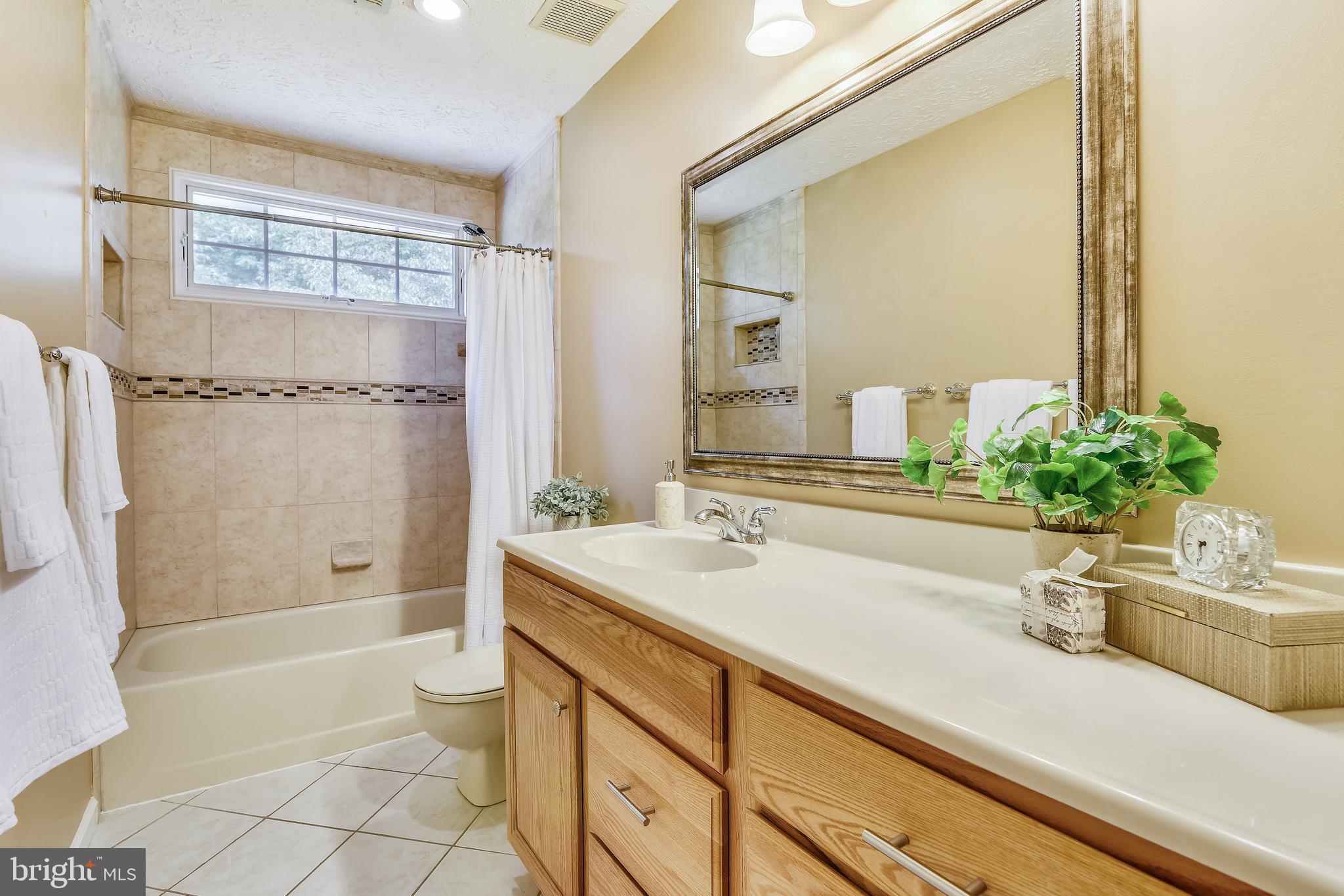 11628 Quail Ridge Court Reston, VA 20194 - Photo 21 of 30 Renovated Bath 2 - upper level