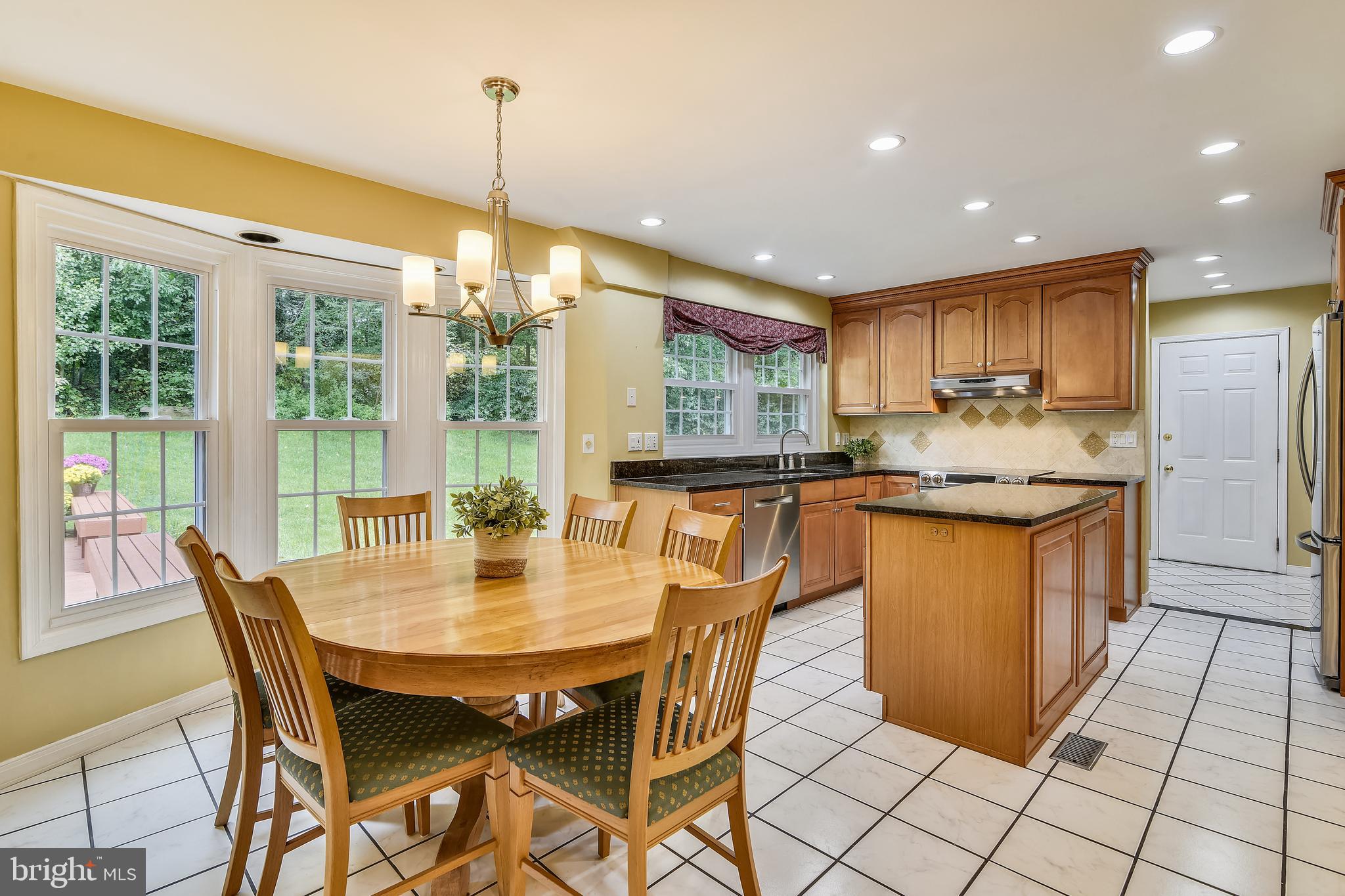 11628 Quail Ridge Court Reston, VA 20194 - Photo 7 of 30 Beautiful renovated Kitchen