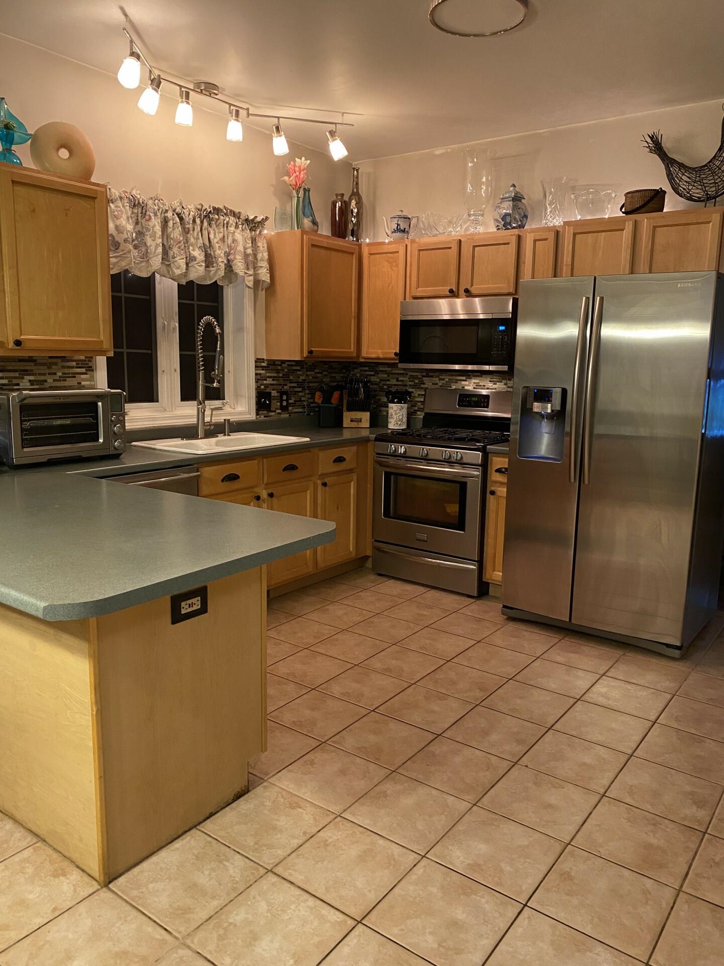 34 Trent Road Hooksett, NH 03106 - Photo 8 of 38