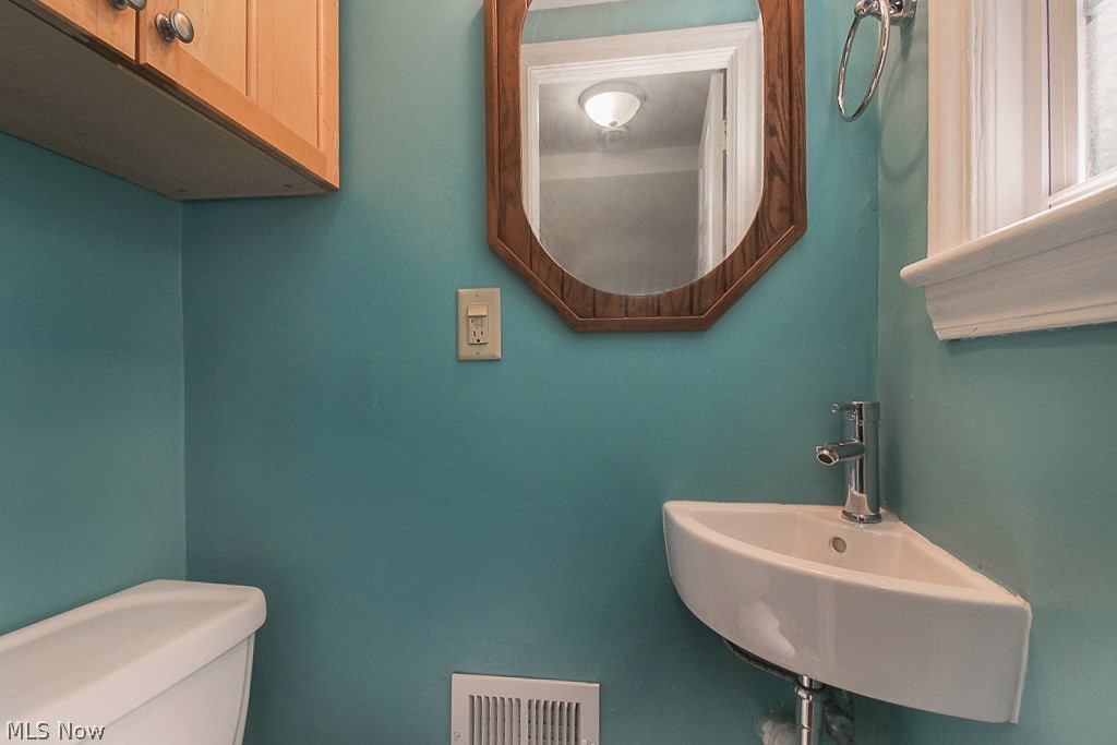 2123 Goodnor Road Cleveland Heights, OH 44118 - Photo 13 of 35