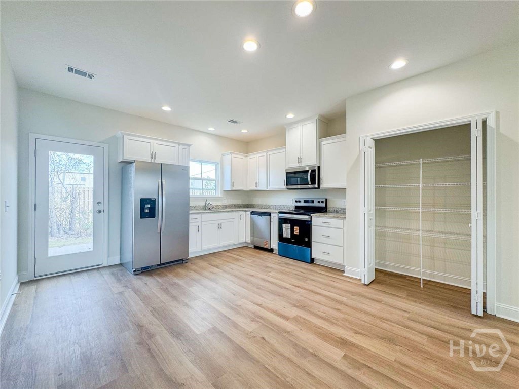 64 Boundary Hall Way Hinesville, GA 31313 - Photo 4 of 17