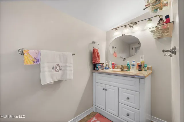 $370,000 | 6518 Mauna Loa Court, Diamondhead, MS 39525