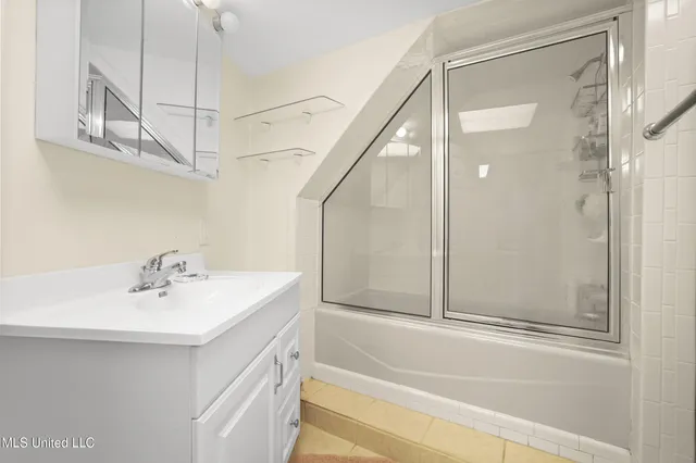 $370,000 | 6518 Mauna Loa Court, Diamondhead, MS 39525