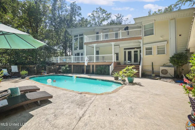 $370,000 | 6518 Mauna Loa Court, Diamondhead, MS 39525