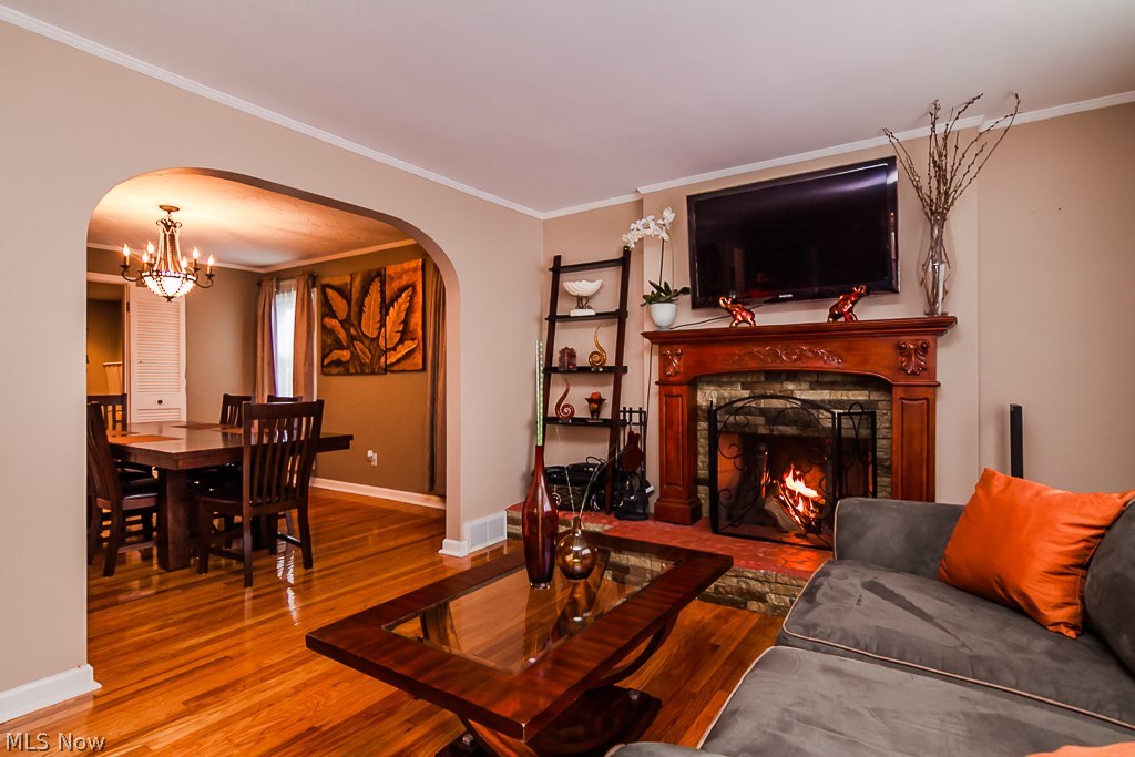 4117 Stilmore Road Cleveland, OH 44121 - Photo 5 of 35