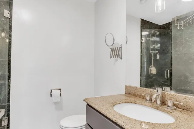 $245,000 | 190 South Wood Dale Road, Unit 200, Wood Dale, IL 60191