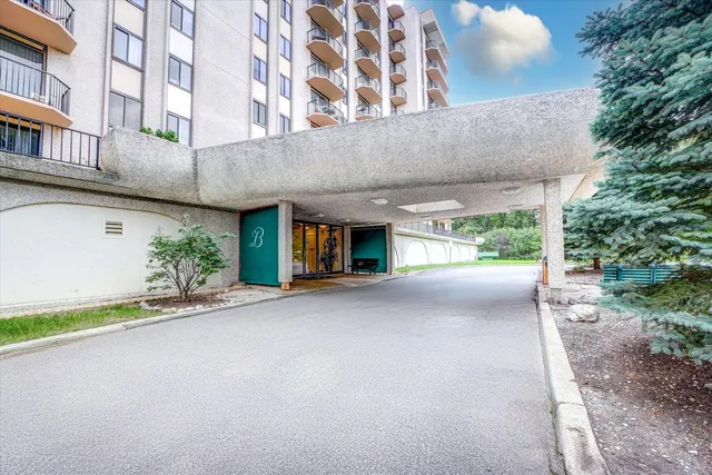 $245,000 | 190 South Wood Dale Road, Unit 200, Wood Dale, IL 60191