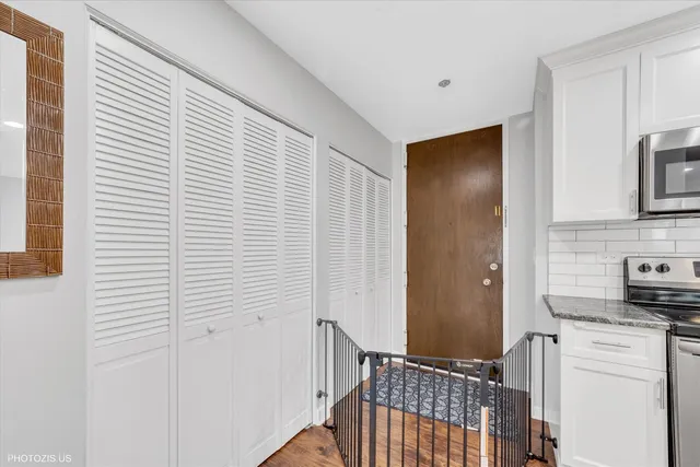 $245,000 | 190 South Wood Dale Road, Unit 200, Wood Dale, IL 60191