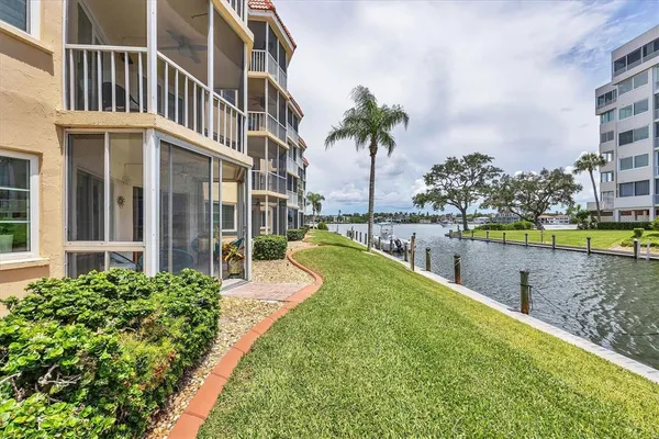 $374,900 | 1350 North Portofino Drive, Unit 107, Sarasota, FL 34242