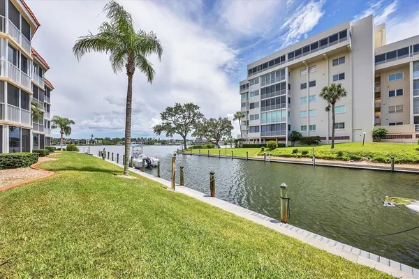 $374,900 | 1350 North Portofino Drive, Unit 107, Sarasota, FL 34242