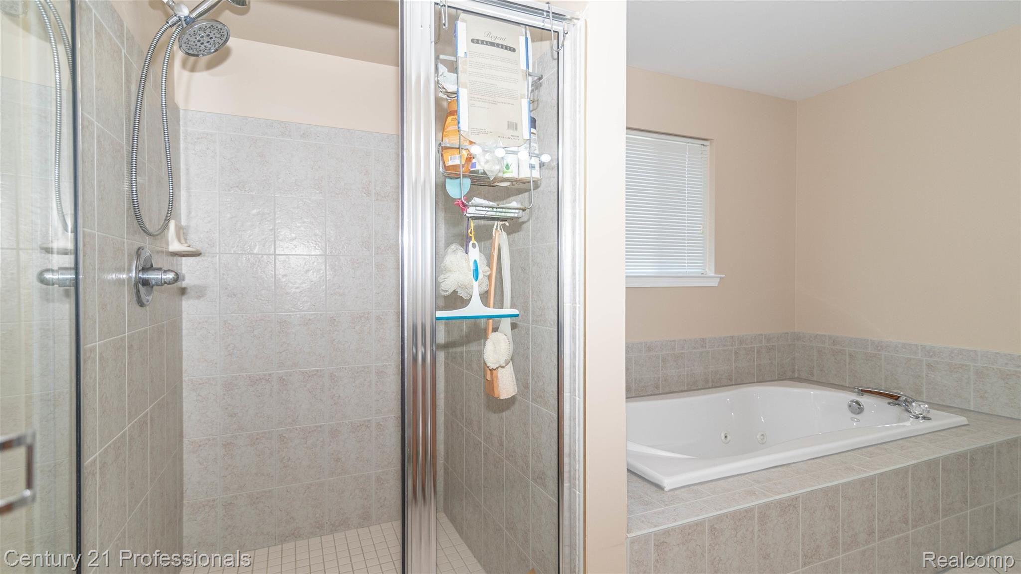 2974 Walbridge Drive Rochester, MI 48307 - Photo 41 of 82 0402200093795_28.jpg